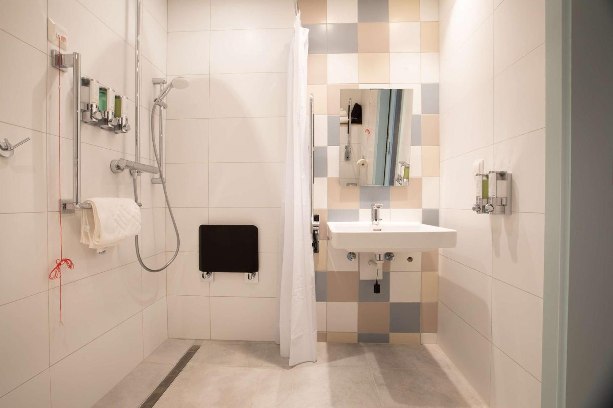 Hampton By Hilton Bialystok Hotell Exteriör bild
