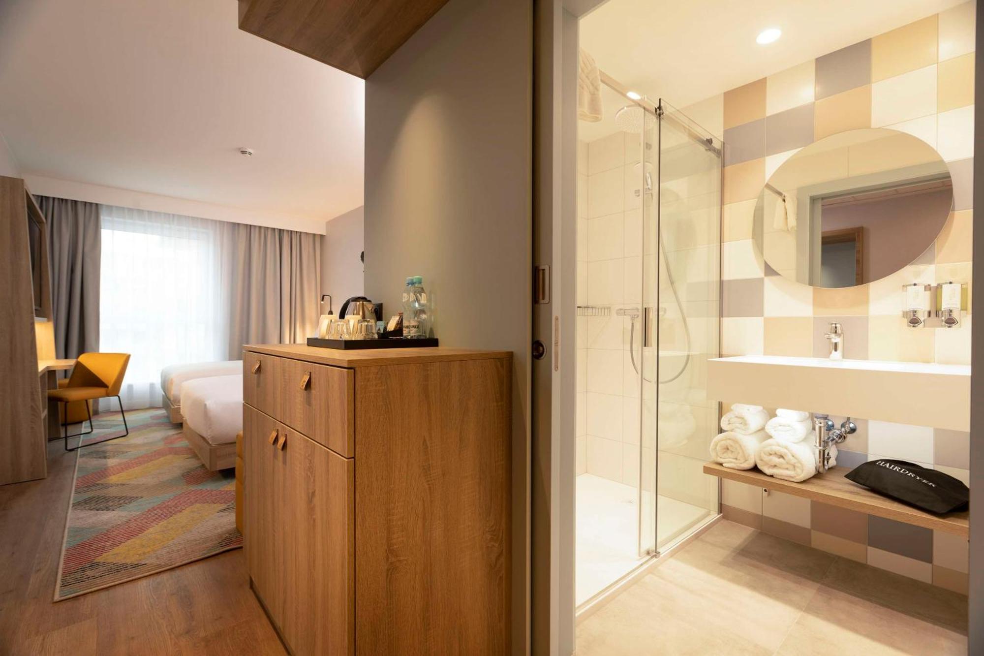 Hampton By Hilton Bialystok Hotell Exteriör bild