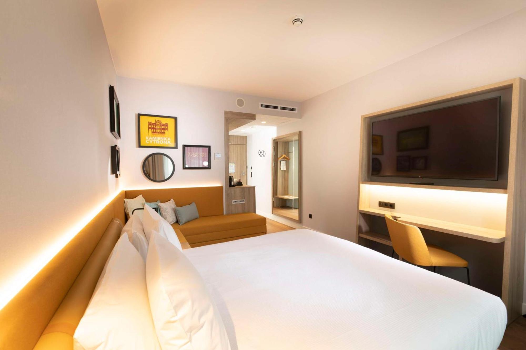 Hampton By Hilton Bialystok Hotell Exteriör bild
